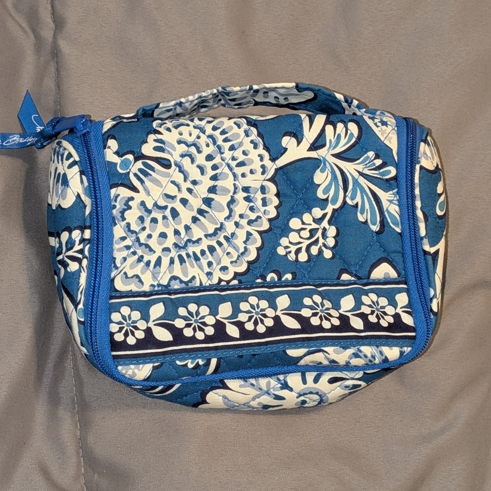 Vera Bradley Blue‎ Floral Paisley Quilted Hanging Travel Toiletry Organizer Bag